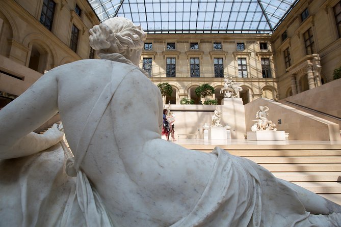 Paris Louvre and Orsay Museums Masterpieces Private Day Tour - The Louvre Highlights: Famous Works With Context