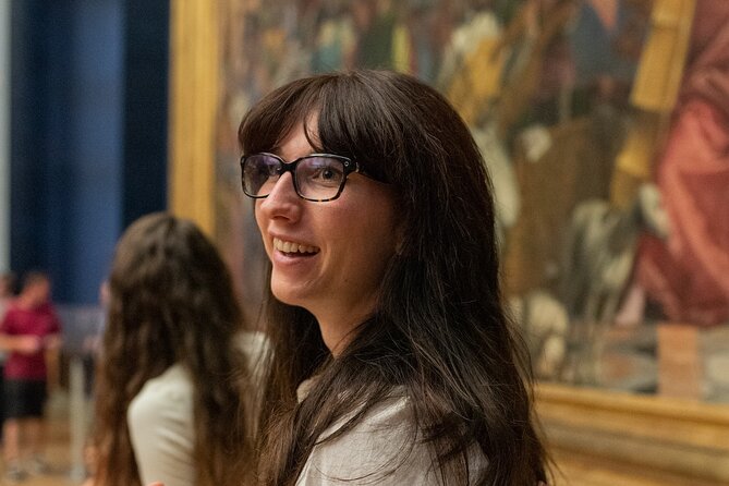 Paris Louvre Essentials Tour (Reserved Entry Included) - Entering the Louvre with a plan