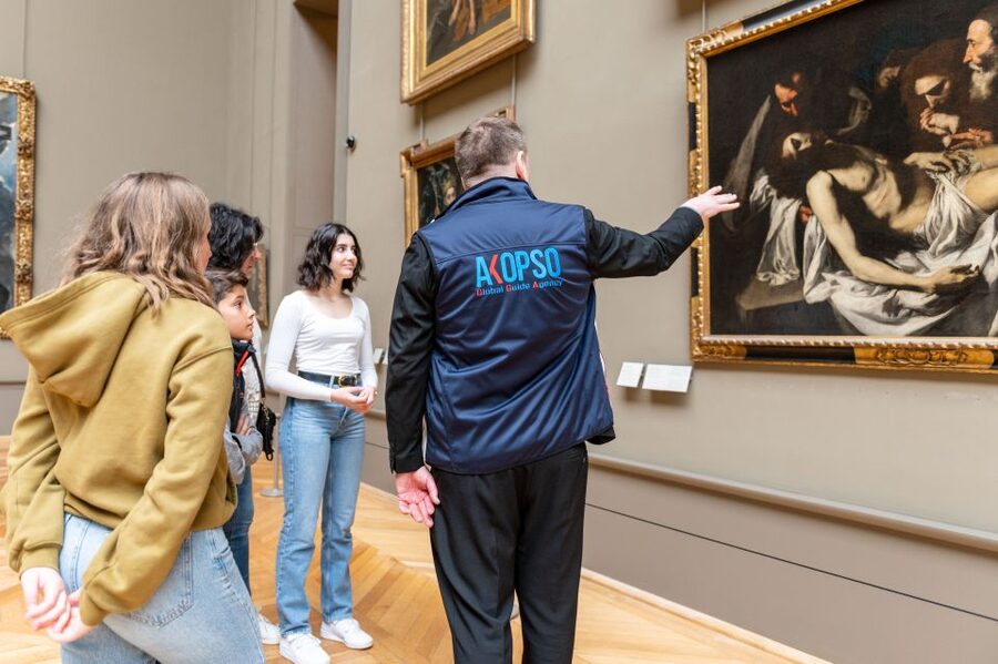 Paris: Louvre Masterpieces Private Tour with Reserved Entry - Is $335 per person good value?