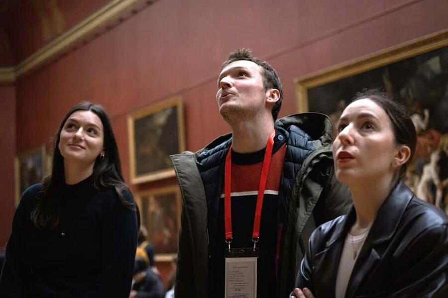 Paris: Louvre Masterpieces Tour with Pre-Reserved Tickets - The Mona Lisa, without losing the whole morning