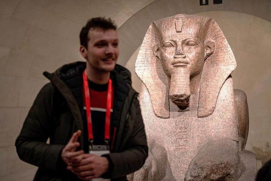 Paris: Louvre Masterpieces Tour with Pre-Reserved Tickets - Venus de Milo and Winged Victory
