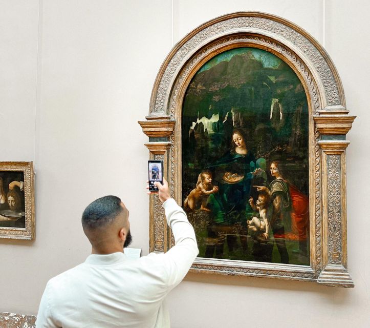 Paris: Louvre Mona Lisa Discovery Guided Tour with Ticket - Meeting at the Louvre Pyramid