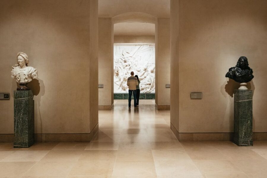Paris: Louvre Museum Entry Ticket With Host and River Cruise - From the galleries to the Seine
