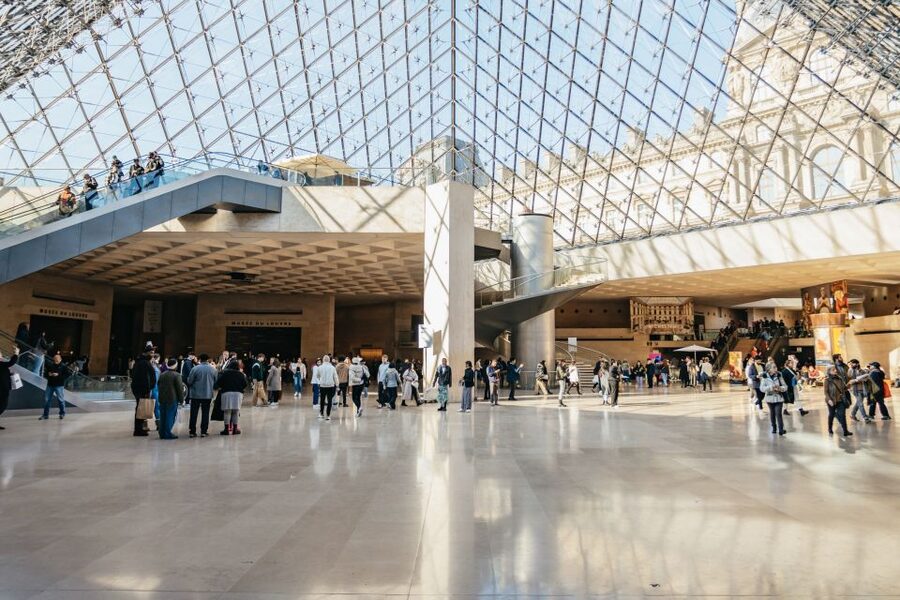 Paris: Louvre Museum Entry Ticket With Host and River Cruise - Is $100 a fair price?