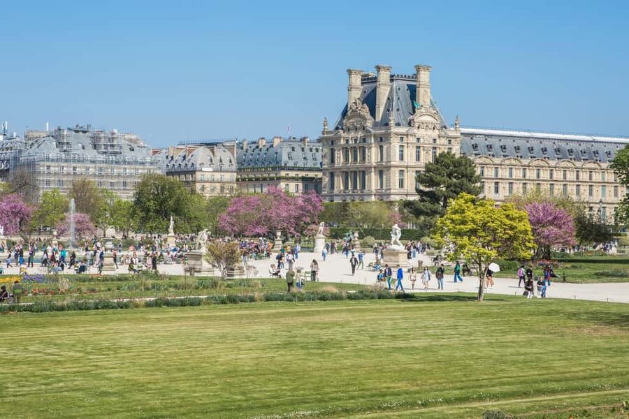 Paris: Louvre Museum Fast Entry and Hop-On Hop-Off Bus Tour - From the Île de la Cité to Place Vendôme