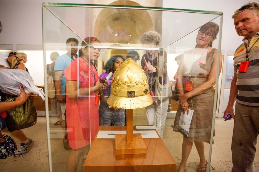 Paris: Louvre Museum Guided Tour - What the two-hour route feels like