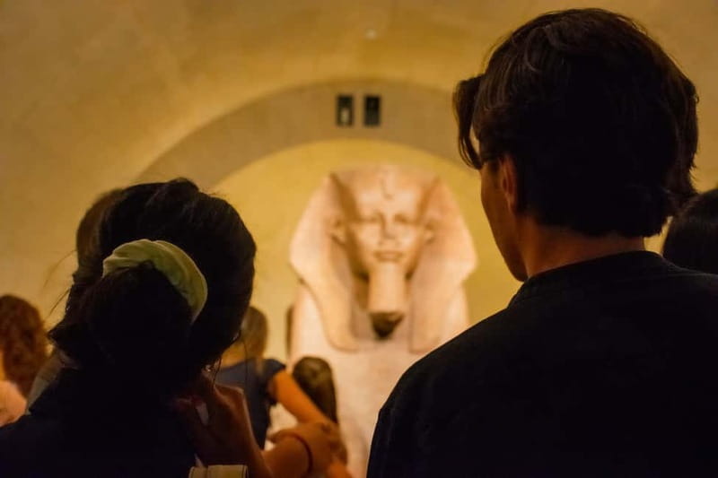 Paris: Louvre Museum Highlights Small-Group Guided Tour - Why a guide matters inside the Louvre