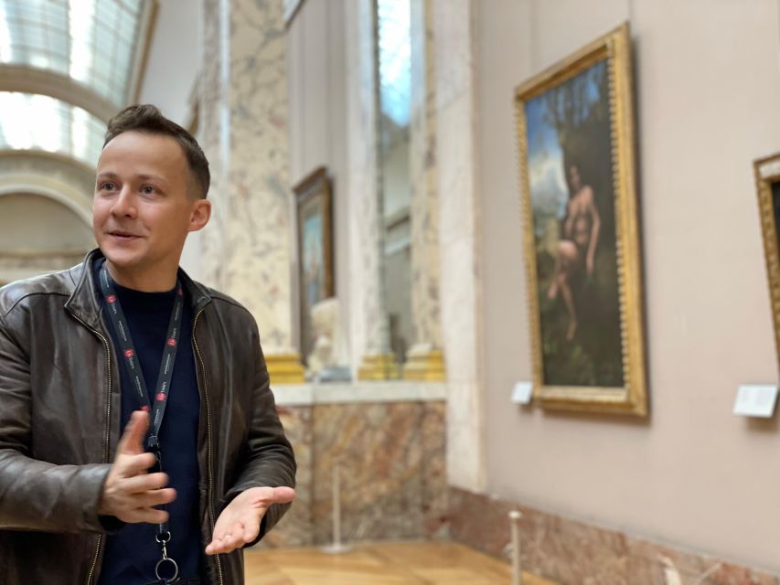 Paris: Louvre Museum Mona Lisa First Viewing Semi-Private - What the six-person format really buys you