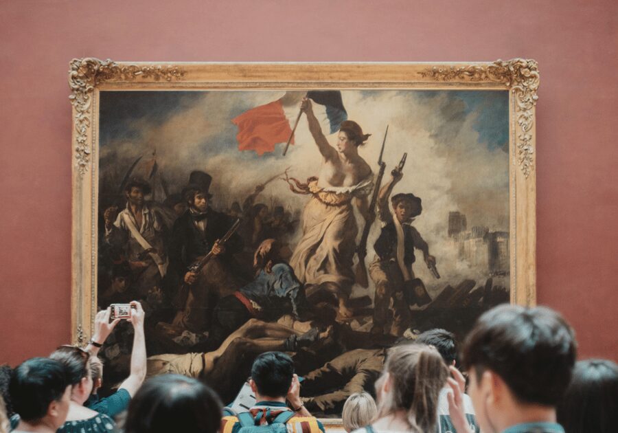Paris: Louvre Museum Ticket & Exclusive Immersive AudioGuide - Seven routes through a very large museum