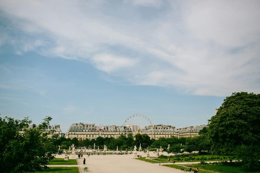 Paris: Louvre Museum Timed Entry Ticket & Pop Culture Tour - How useful is the pop culture digital guide?