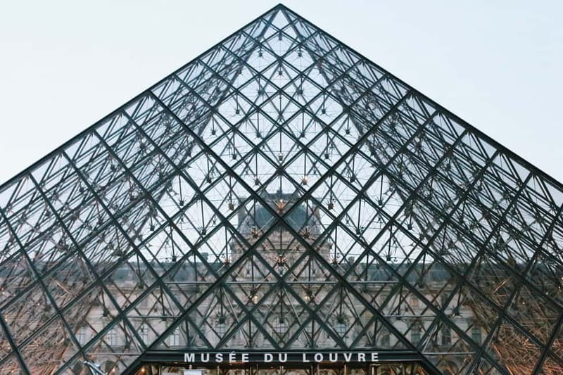 Paris: Louvre Must-See Tour with Reserved Entry Ticket - What $143 means in value