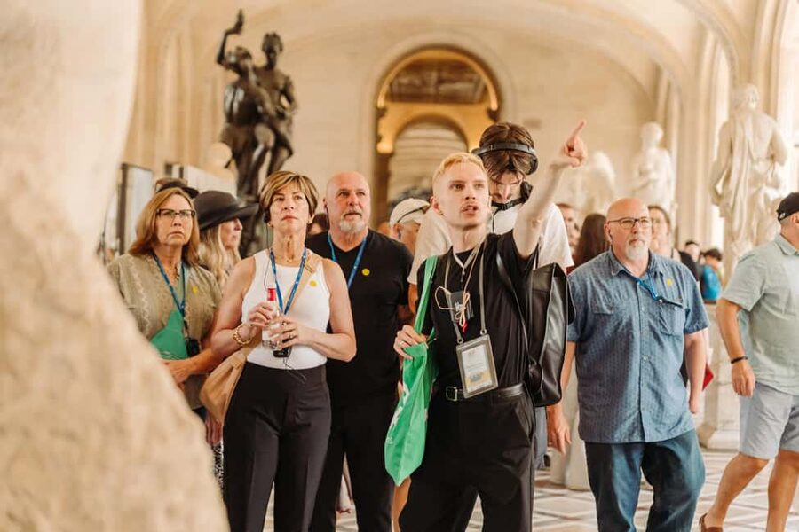 Paris: Louvre or Orsay, Eiffel Tower, City Walk & Cruise - What happens if the Louvre or another stop closes?
