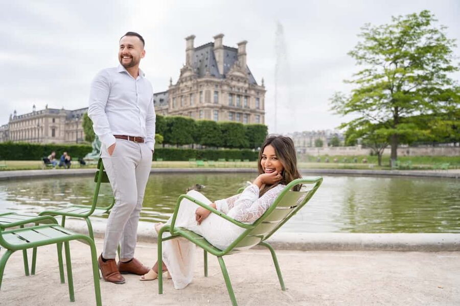 Paris: Louvre photoshoot or Seine bridges Eiffel Tower walk - Starting Near the Louvre and Jardin du Carrousel