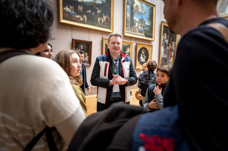 Paris: Louvre Private Family Tour for Kids + Reserved Entry - Winged Victory at the Daru staircase