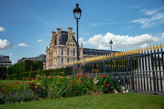 Paris Louvre PRIVATE TOUR with a Local Private Guide - David, Delacroix, Michelangelo, and royal treasure