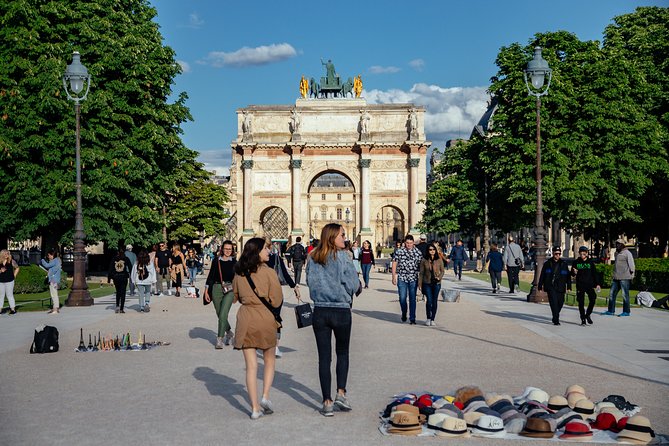 Paris Louvre PRIVATE TOUR with a Local Private Guide - Two hours is a useful sample, not a full Louvre day