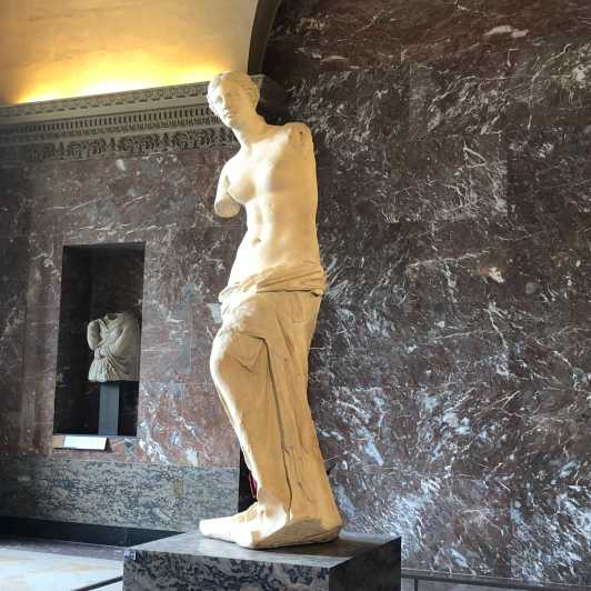 Paris Louvre : Private Treasure Hunt for Families or groups - The Louvre route and its main clues