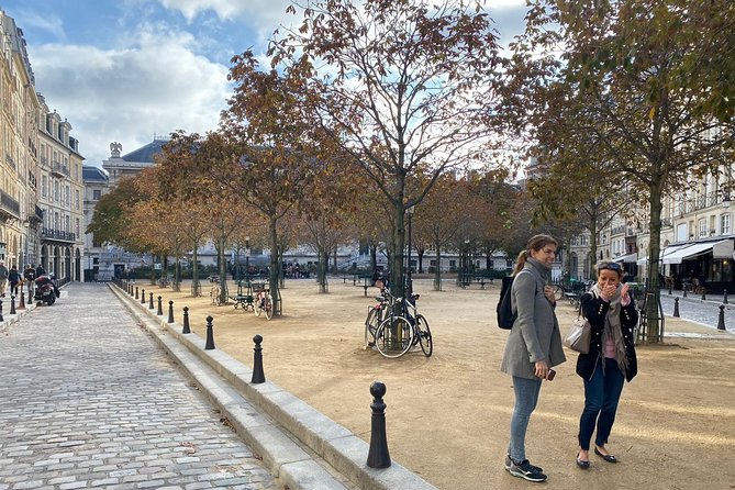 Paris & Louvre Semi Private or Private Tour with Île de la Cité - Place Dauphine begins the Île de la Cité walk