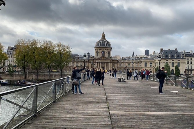 Paris & Louvre Semi Private or Private Tour with Île de la Cité - A one-hour pause before the Louvre