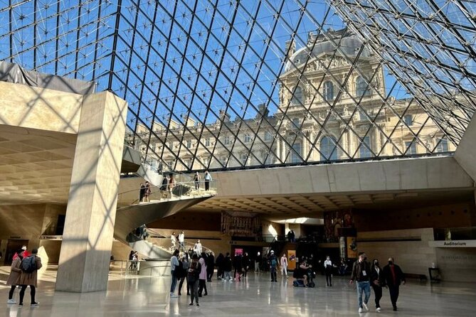 Paris & Louvre Semi Private or Private Tour with Île de la Cité - Semi-private or private: which format fits you?