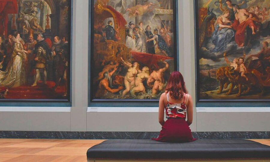 Paris: Louvre Ticket with Audioguide App and Seine Cruise - Inside the Louvre, choose your targets early