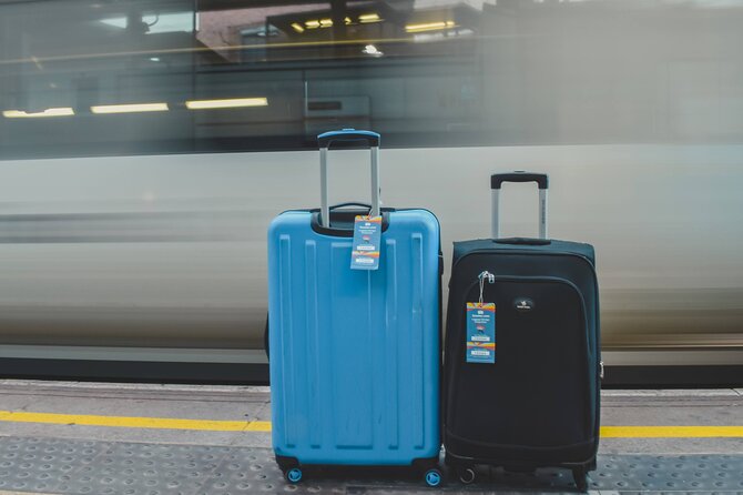 Paris: Luggage Storage close to Louvre Museum - Opening hours from 8 AM to 11 PM