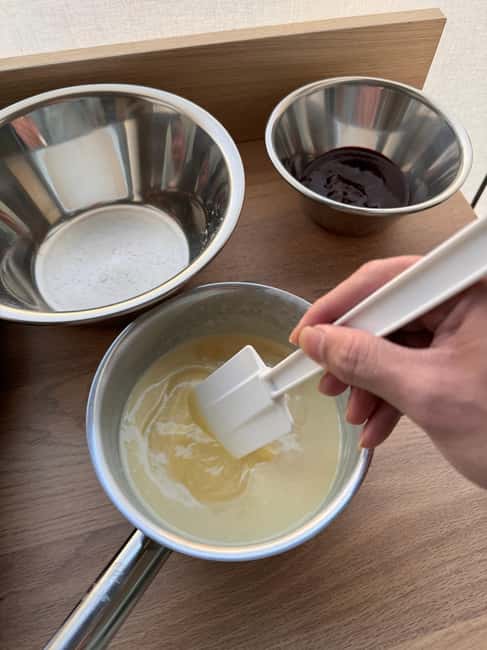 Paris: Macaron Baking Class in Central Paris - Mixing, piping, and getting the texture right