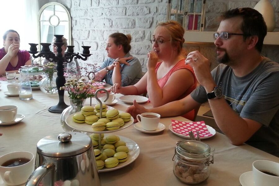 Paris: Macarons Class, Teatime and To-Go Box - A two-hour kitchen session at Le Foodist