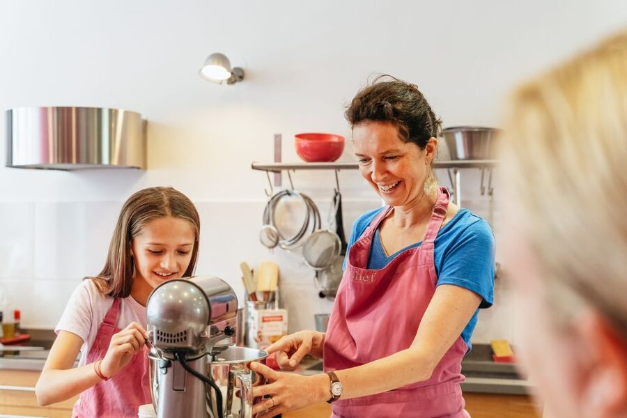 Paris: Macarons Cooking Class with Pâtisserie Chef Noémie - Is $141 per person good value?
