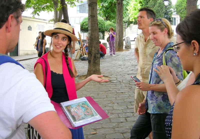 Paris: Magical Montmartre, without the crowds. Small group - Why Montmartre works best on foot