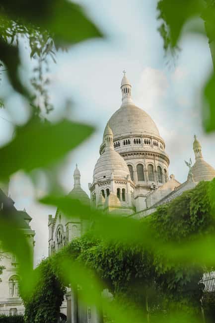 Paris: Magical Montmartre, without the crowds. Small group - Moulin de la Galette and the old windmill country