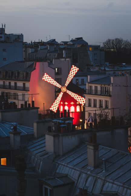 Paris: Magical Montmartre, without the crowds. Small group - Place du Tertre and the artist quarter
