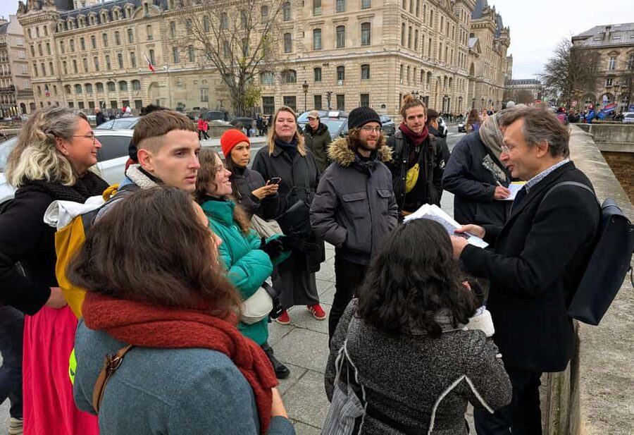 Paris: Marais without crowds. Guided Tour in a small group - Why the Marais rewards a guided walk