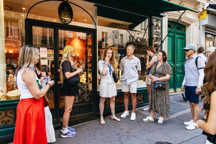 Paris: Montmartre Cheese, Wine & Pastry Guided Walking Tour - Reaching Sacré Coeur without treating it as a staircase contest