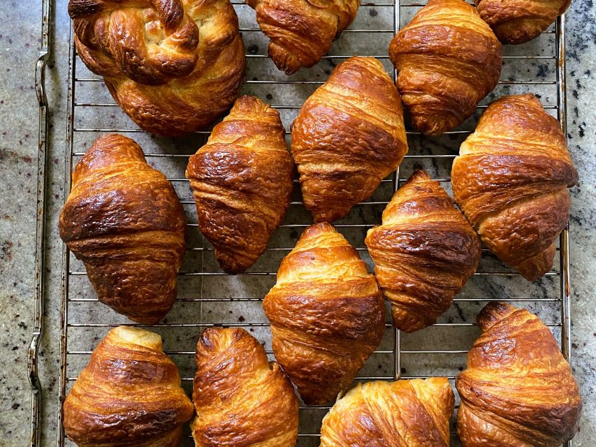 Paris: Montmartre Culture and Local Pastries Walking Tour - What $37 buys you in Paris