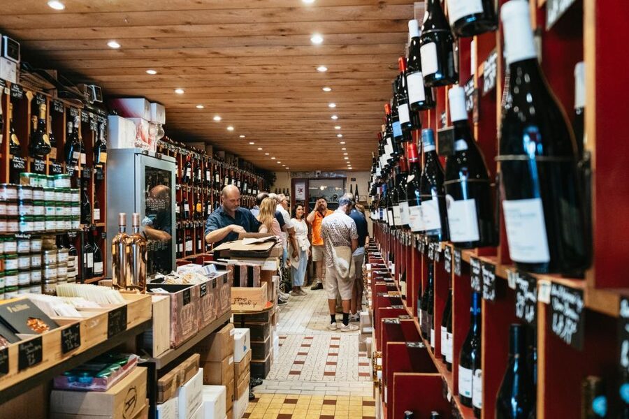 Paris: Montmartre Food and Wine Guided Tour - Group size, timing, and practical comfort