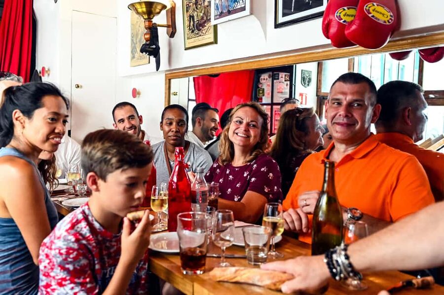 Paris: Montmartre Food Tasting Walking Tour with Secret Dish - What this Montmartre food tour is really like