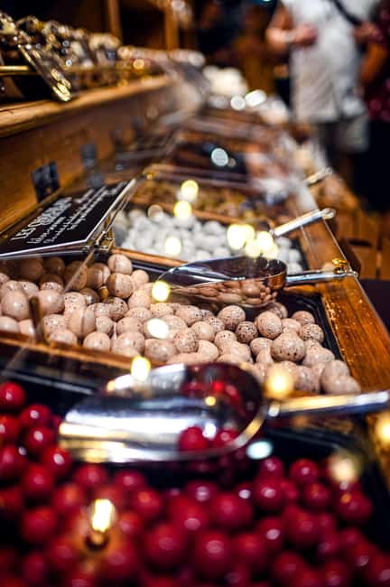 Paris: Montmartre Food Tasting Walking Tour with Secret Dish - Cheese from a specialist shop