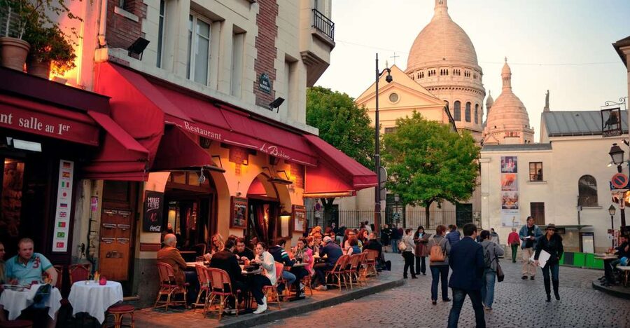 Paris: Montmartre Food Tour with Full Meal - Place des Abbesses and the neighborhood feel