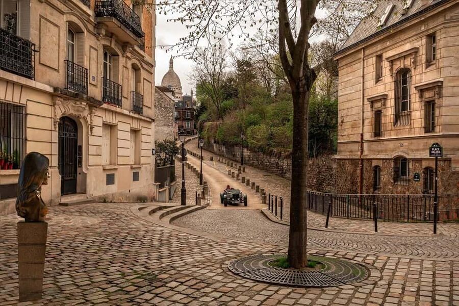 Paris: Montmartre Food Tour with Full Meal - What you may eat, from chou to beef bourguignon