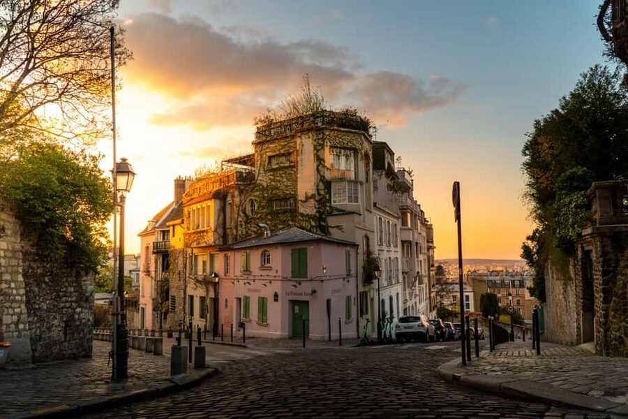 Paris: Montmartre Hidden Gems and Highlights Walking Tour - Starting at Saint-Jean de Montmartre