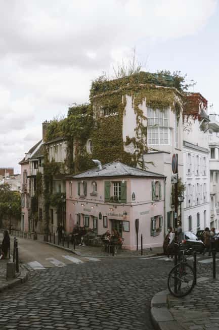 Paris: Montmartre hidden gems walking Tour with Local Guide - The high view across Paris