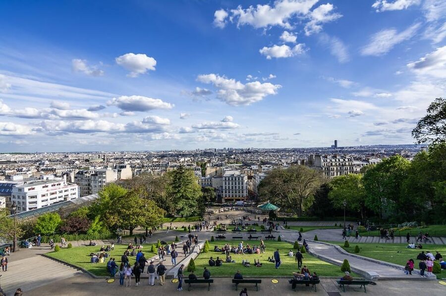Paris: Montmartre hidden gems walking Tour with Local Guide - Cabarets, musicians, and the sound of Montmartre