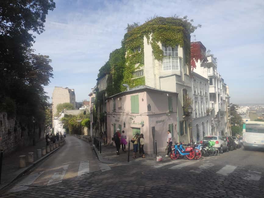 Paris : Montmartre highlights walking tour - Dalida’s statue and a personal Montmartre story
