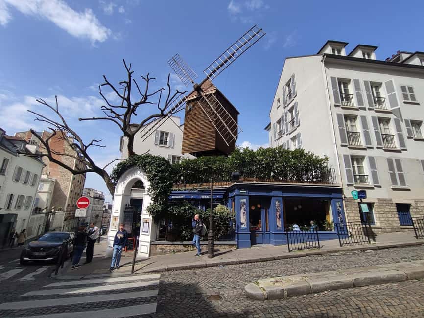 Paris : Montmartre highlights walking tour - Why the guide matters on this route