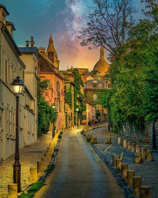 Paris: Montmartre Highlights Walking Tour with a Local Guide - Moulin de la Galette and the paintings you already know