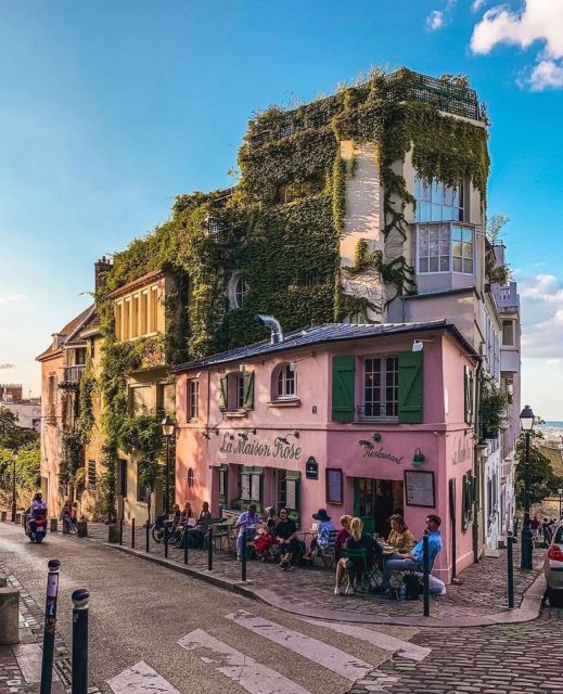 Paris: Montmartre Hill & Sacré-Cœur Guided Walking Tour - Starting at Blanche and the Moulin Rouge