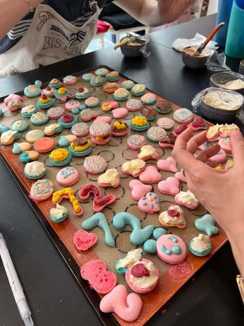 Paris: Montmartre Macaron Baking Workshop - Starting with tant pour tant
