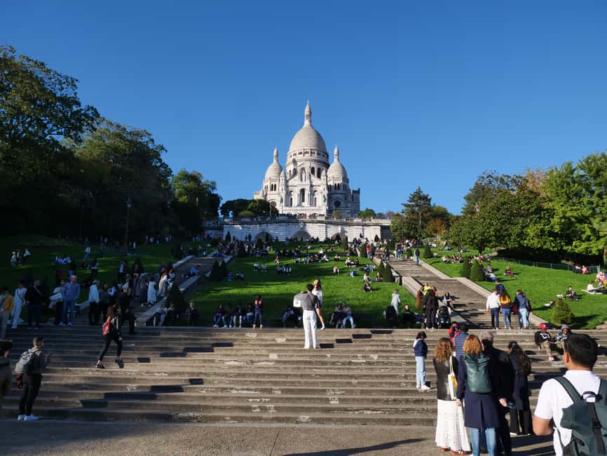 Paris: Montmartre Must-See Walking Tour with a Local Guide - Square Louise Michel and the climb to Sacré-Cœur