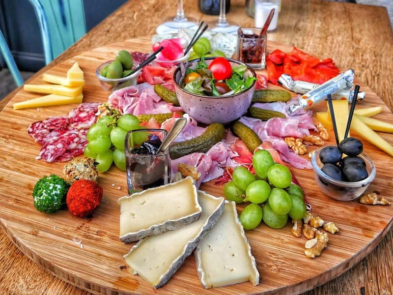 Paris: Montmartre/Pigalle Foodie Tour with Tastings - Food allergies and dietary needs
